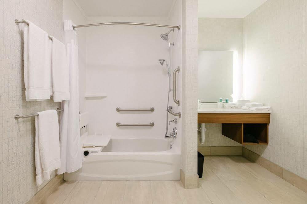 Holiday Inn Express & Suites Eagan - Minneapolis Area By Ihg